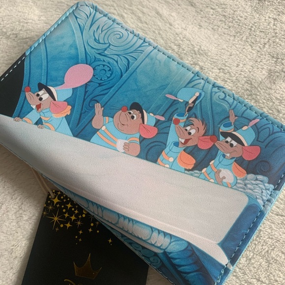 Loungefly x Disney Cinderella Mice Scenes Wallet Purse Bag NWT - Picture 4 of 14